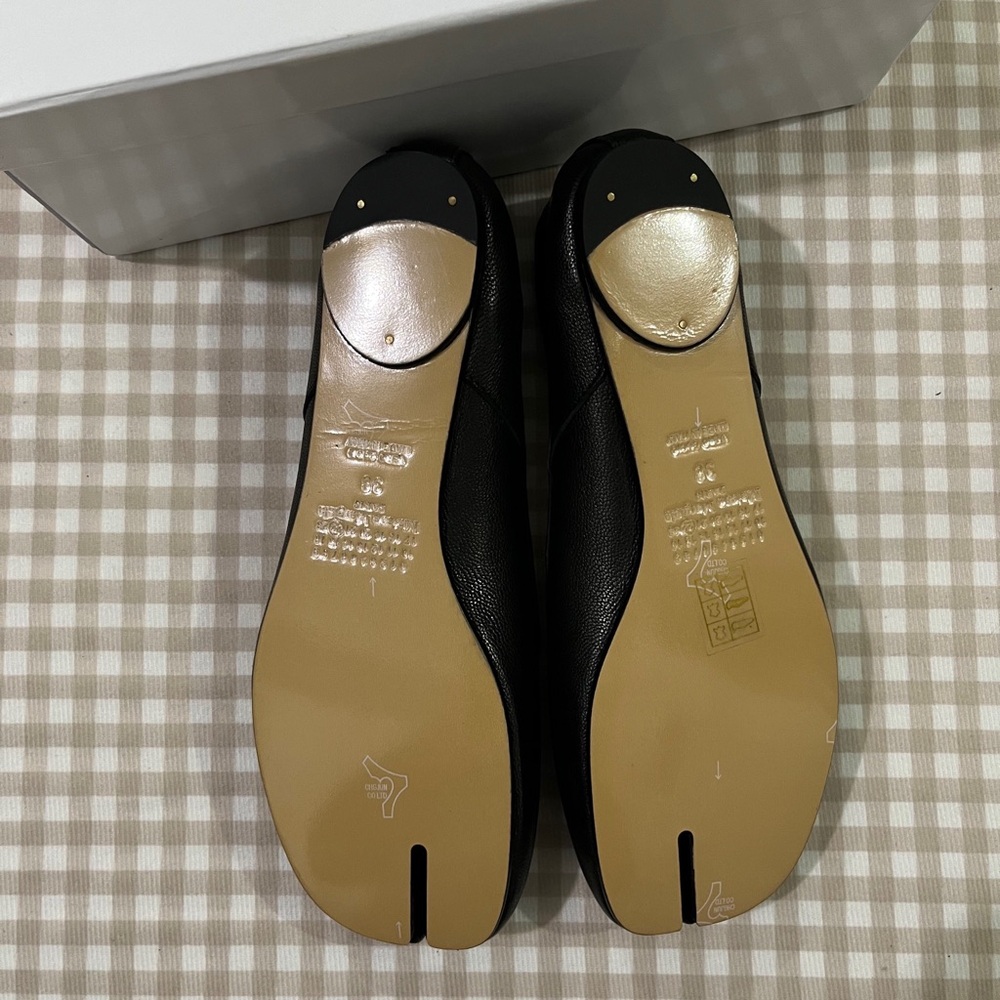 Maison Martin Margiela Black Split-Toe Leather Ballet Flats - Picture 10 of 10